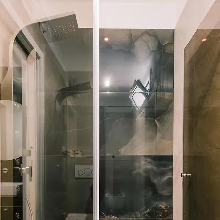 Apulian Tree - Elegant With Balcony - *