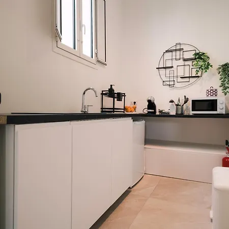 Apulian Tree - Elegant With Balcony - בארי