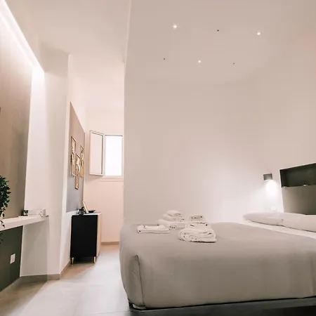 Apulian Tree - Elegant With Balcony - דירה