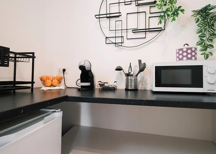 Apulian Tree - Elegant With Balcony - شقة باري